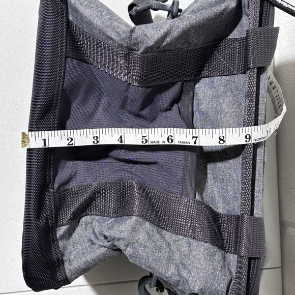 CleverMade Collapsible Insulated Tahoe Cooler 30 Can Bag 5 GAL 20L Gray - Picture 16 of 16